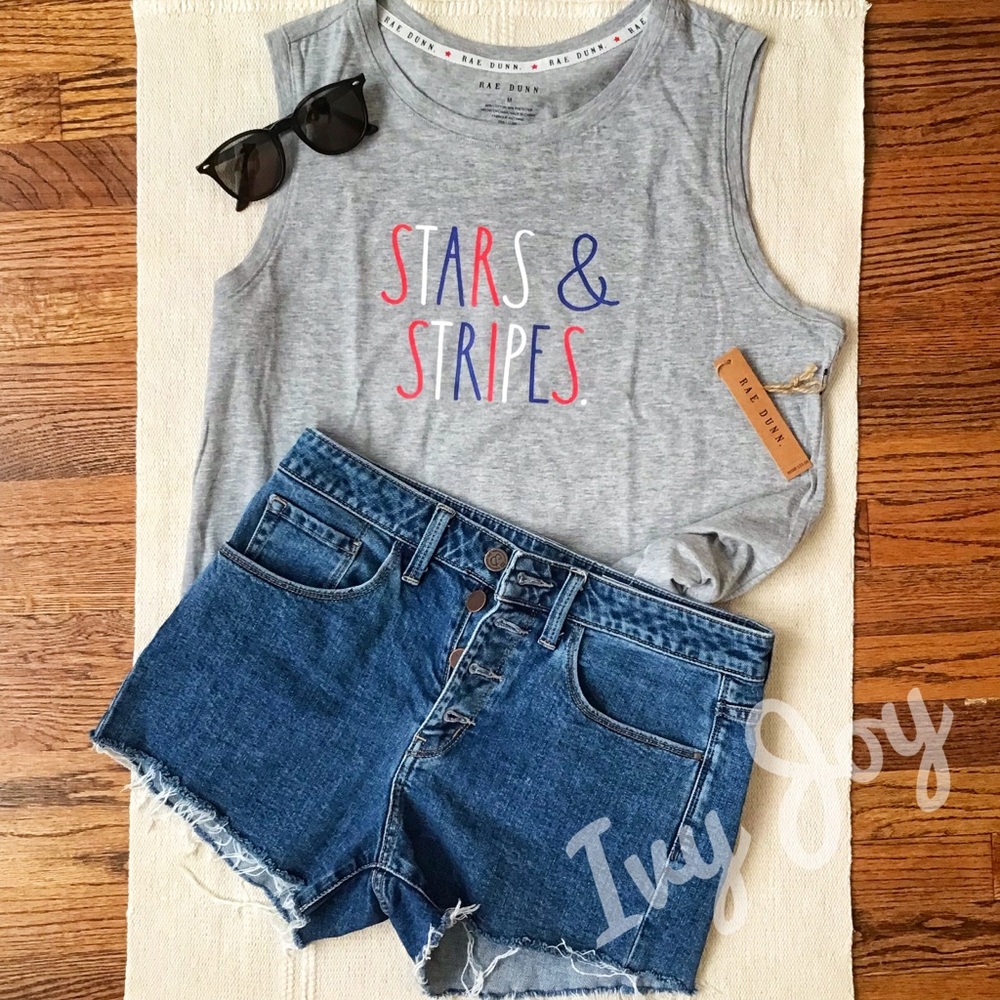 ✨Rae Dunn Gray Stars & Stripes Top Medium NWT✨